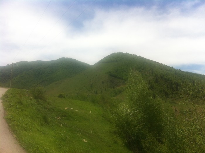 De la Cirnic, spre cabana Pietrele